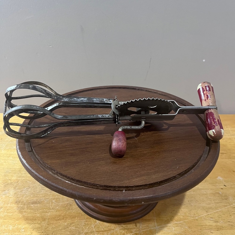 Vtg Center‎ Drive Egg Beater Hand Crank Mixer Red Wood Handle Primitive